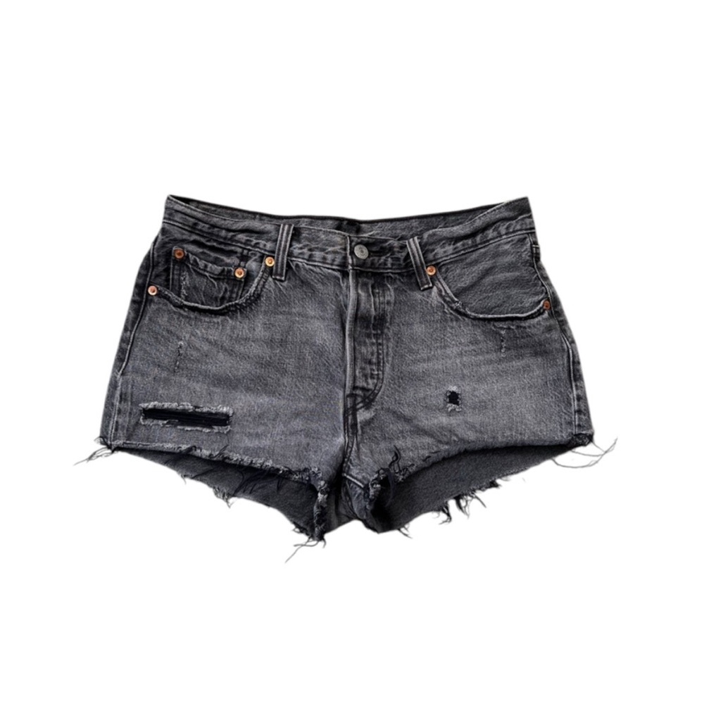 Distressed Black Levi’s